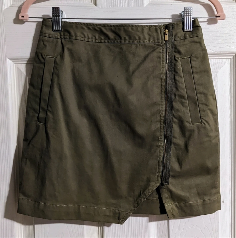 Banana Republic Mini Skirt 0 Olive Green Zipper Cotton Military Spring Y2K